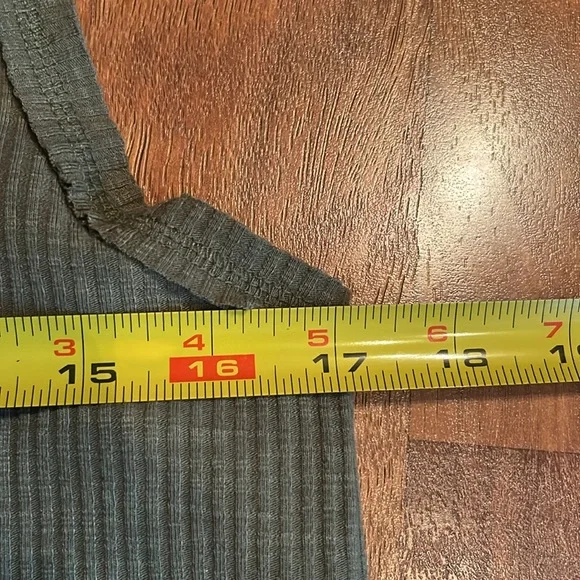 BNWOT Zenana green ribbed tank top - Picture 7 of 14